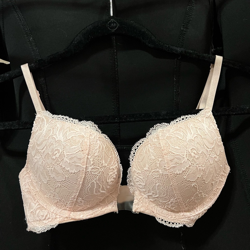 Lace Victoria’s Secret push-up bra 34C